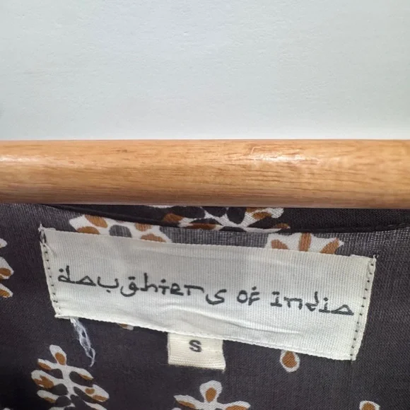 Daughters of India Brown and White Printed v-neck Maxi Dress size small - Picture 2 of 5